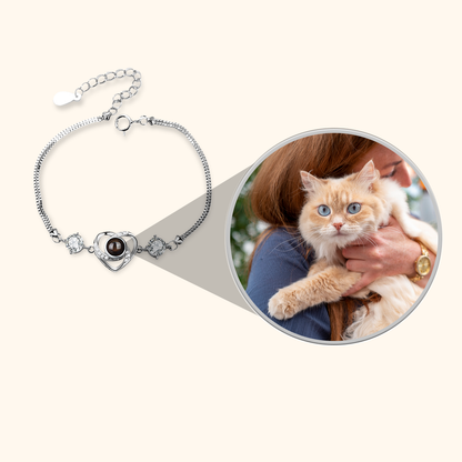 Cubic Zirconia Heart Projection Bracelet