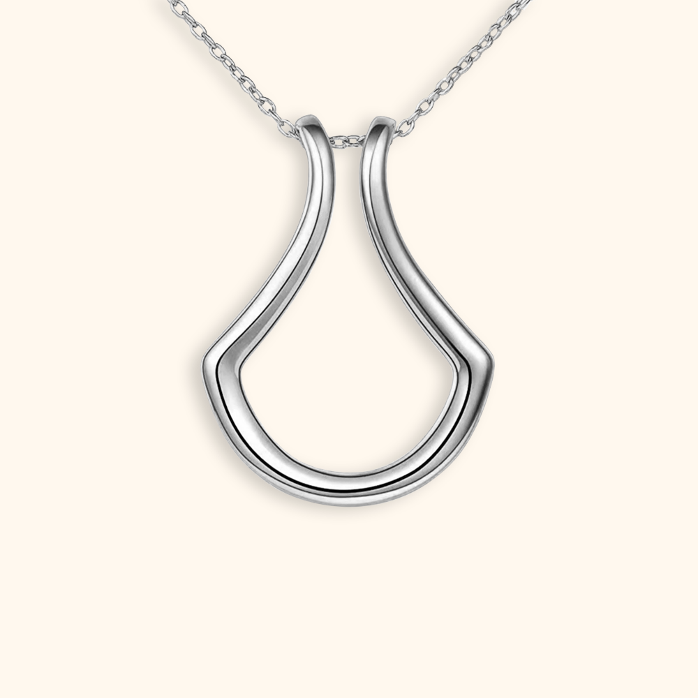 Magisk Ring Holder Necklace
